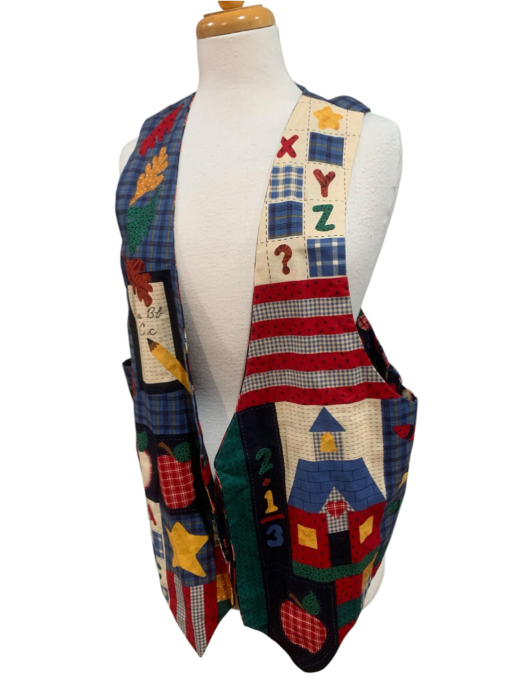 Vntg Women's School Theme quilt style printed Vest OSFM Blue and Red - Picture 2 of 6